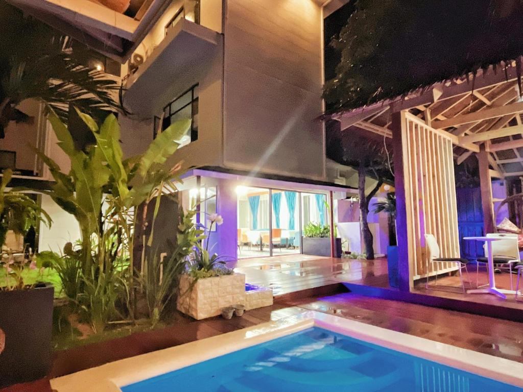 Bazén v ubytování Siargao Seasky Resort nebo v jeho okolí