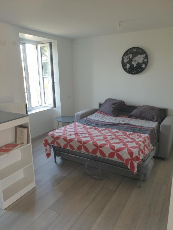 Fotografia z galérie ubytovania appartement meublé parking gratuit 2 nuits minimum v destinácii Montaigu-Vendée