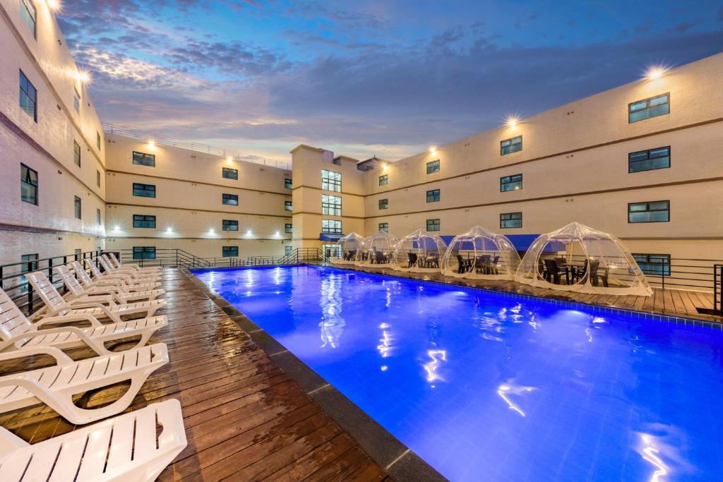 Bazén v ubytování Cordelia Hotel nebo v jeho okolí