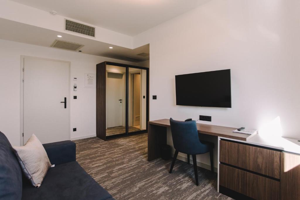 Hotel Batuda - Resim 6