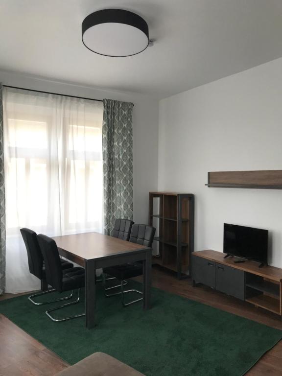 Mimalou City Apartment Gößnitz - Housity
