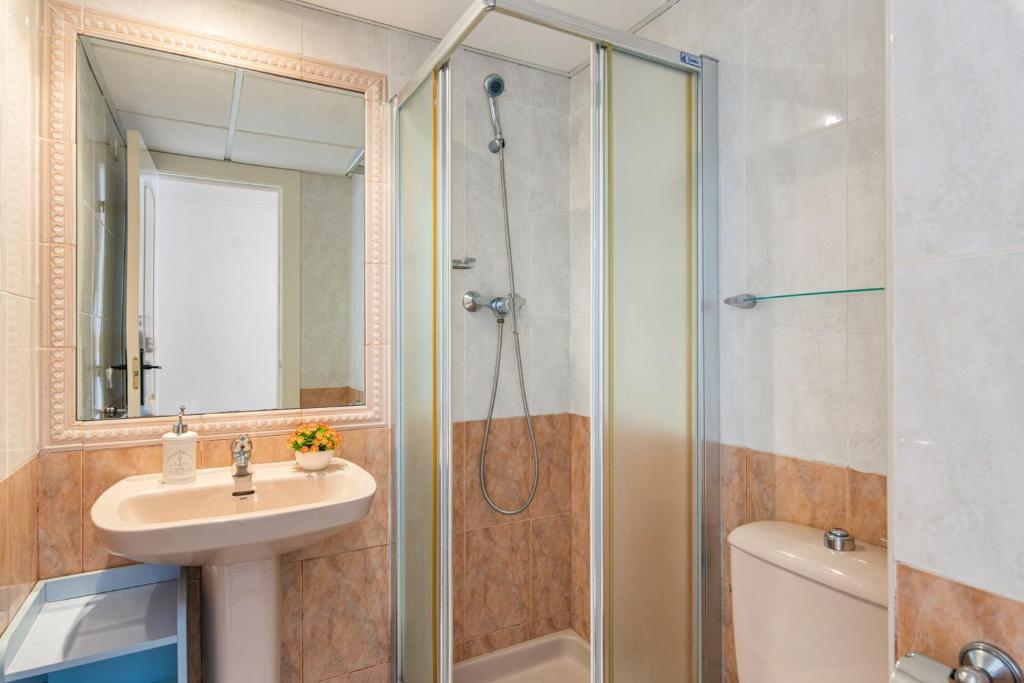 Kúpeľňa v ubytovaní Apartment Topacio 1 - Plusholidays