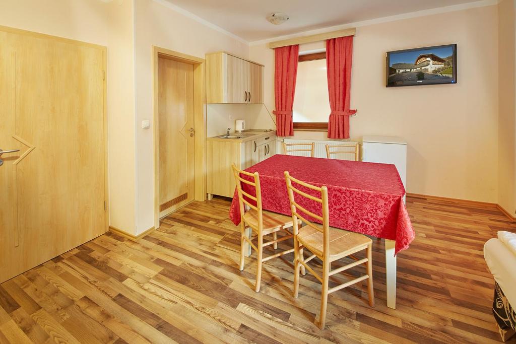 Kuchyň nebo kuchyňský kout v ubytování Rute Hotel and Apartments