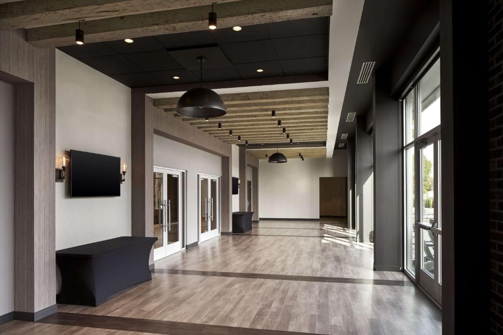 TV a/nebo společenská místnost v ubytování Hyatt Place Wilmington Riverfront