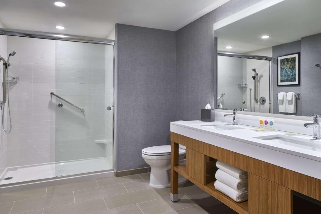 Koupelna v ubytování Hyatt Place Wilmington Riverfront