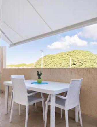 Balkon lub taras w obiekcie Due passi dal mare tra Marina di ragusa-Punta secca