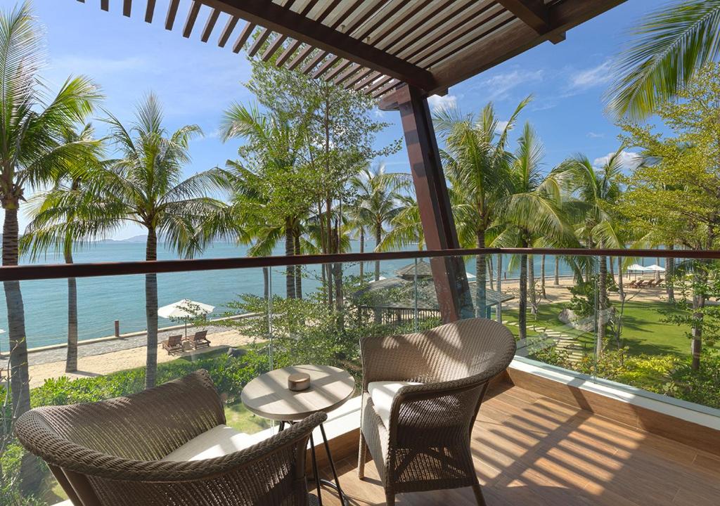 Oceanfront villa Nha Trang mã giảm giá