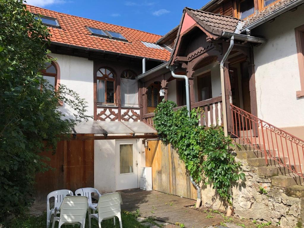 Ferienwohnungen Am Schloss - Monteurzimmer Reuhl - Three-Bedroom Apartment