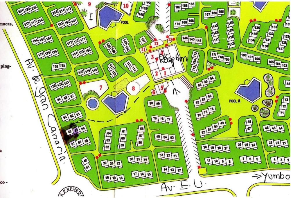 una mappa di un campus con edifici sopra di Très BEAU BUNGALOW,JARDIN TROPICAL, RENOVATION ETE 2020 a Playa del Ingles