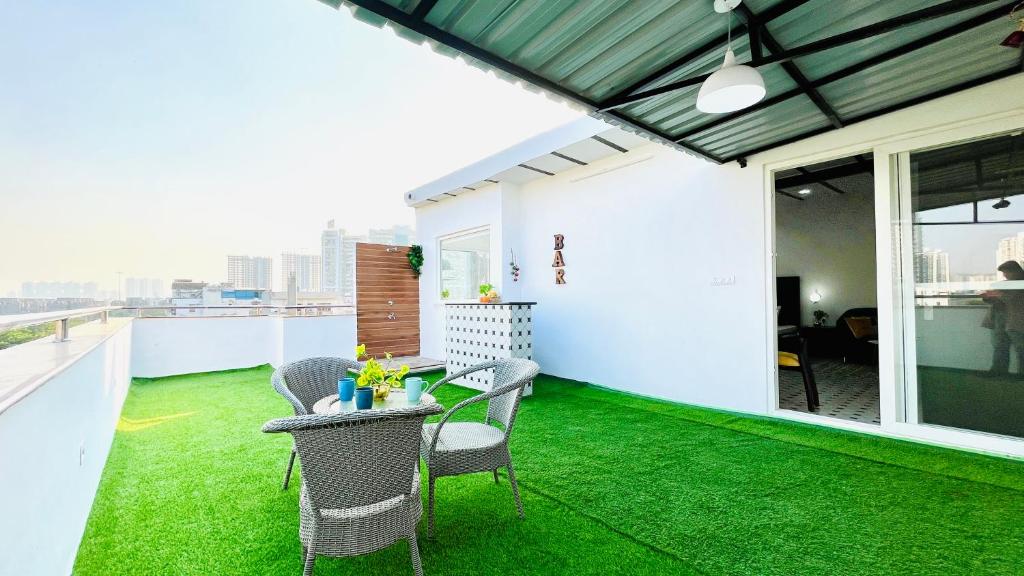 Olive Service Apartments - City Centre Noida - Penthouse With Terrace Garden