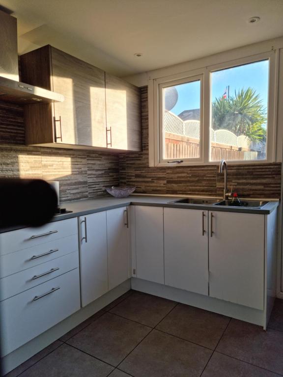 Remarkable 5Bed House in Basildon, Basildon (updated prices 2024)