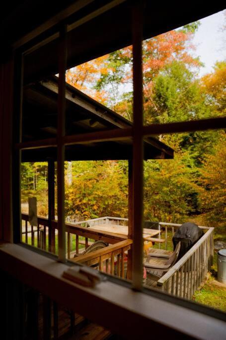 Balkón nebo terasa v ubytování Salmon Creek Cabin - Allegheny National Forest