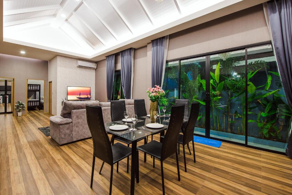 Posezení v ubytování Laboon Pool Villa บ้านพักส่วนตัวพร้อมสระว่ายน้ำ ชะอำ
