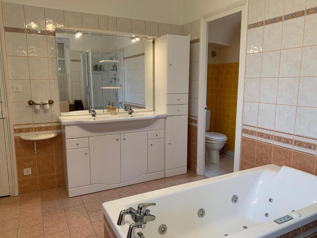 Le Manoir des Rochers - Deluxe Double Room
