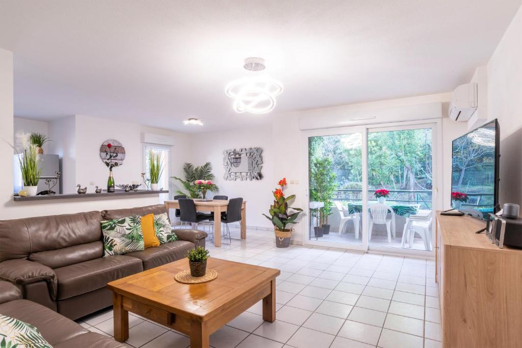 Zdjęcie z galerii obiektu Location appartement 3 étoiles - 2 personnes w mieście Le Pradet
