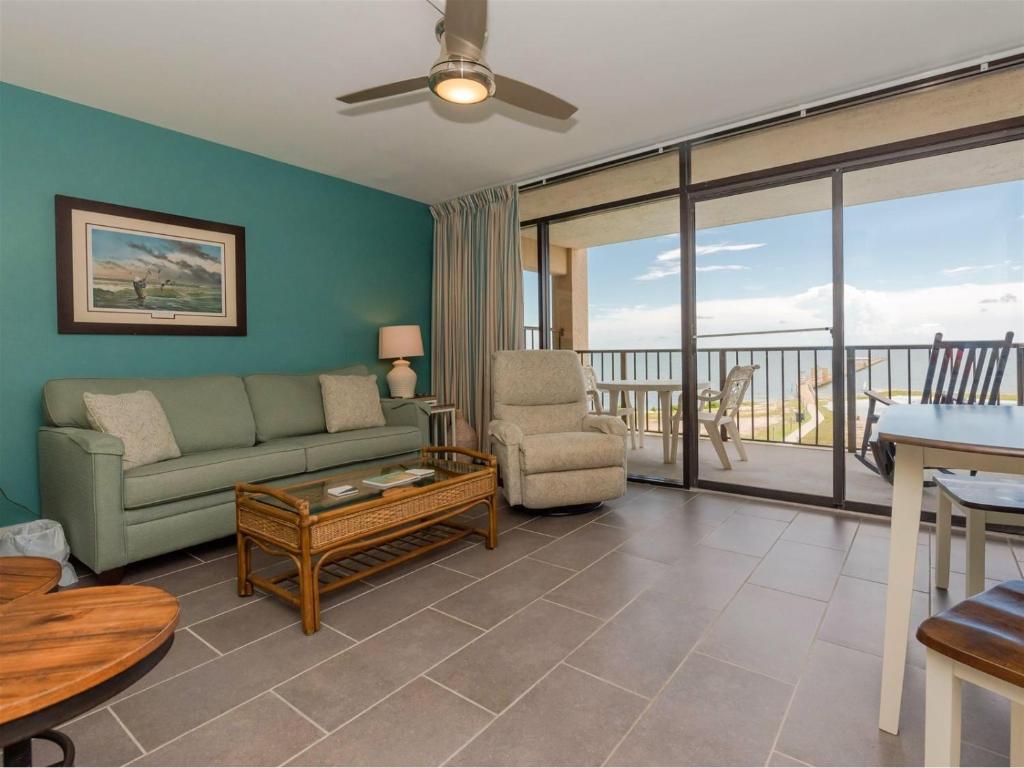 LR 310 Beauty Blues, Rockport (updated prices 2024)