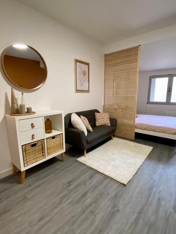 Posteľ alebo postele v izbe v ubytovaní Studio Confort Centre Ville