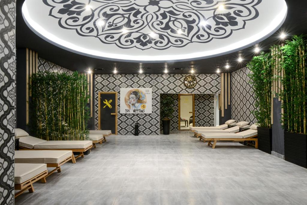 A seating area at INN HOUSE LOFT SPA