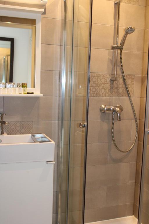 Hôtel La Villa des Oliviers, Seaside Hotel - Quarto Duplo Com Vista Mar Parcial