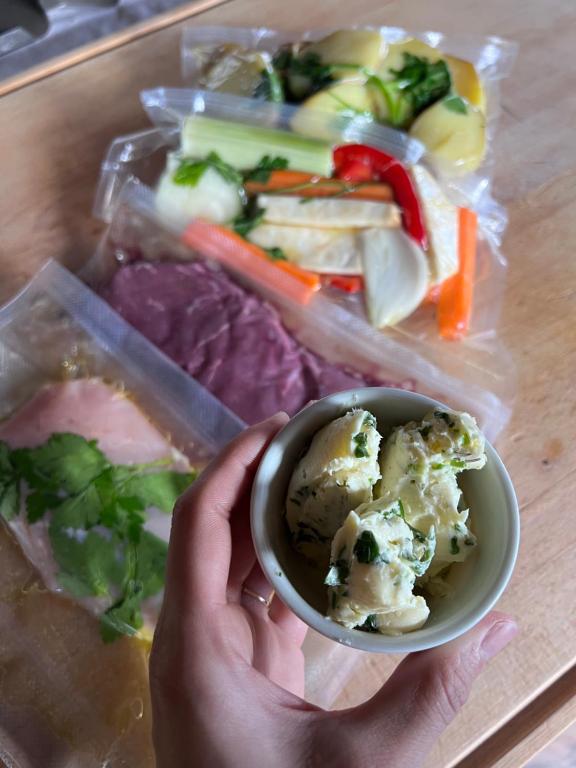 Makanan di atau berdekatan perkhemahan mewah