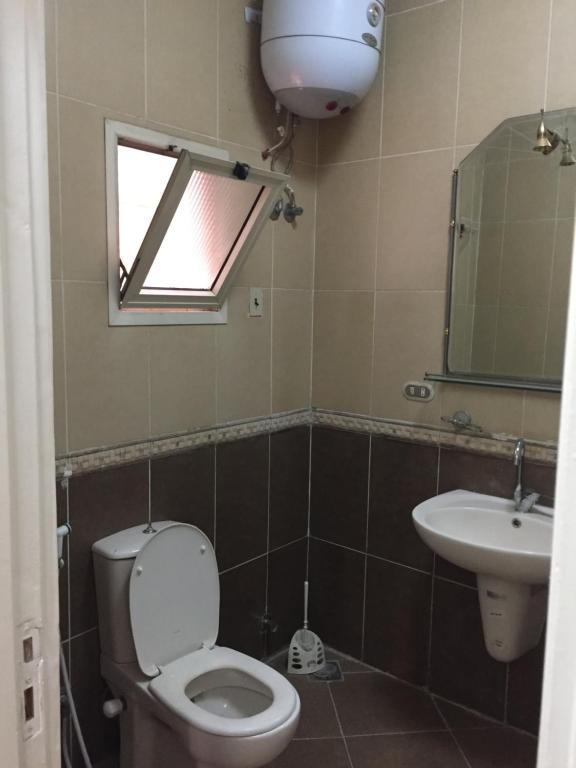 A bathroom at روف الميراچ Roof Meriage