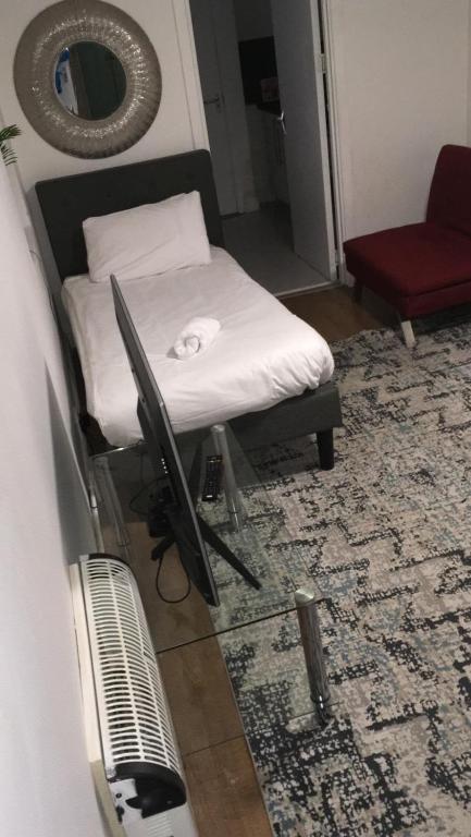 Lovely Studio Flat With Free Parking - Near to City Center - Appartement Met één Slaapkamer