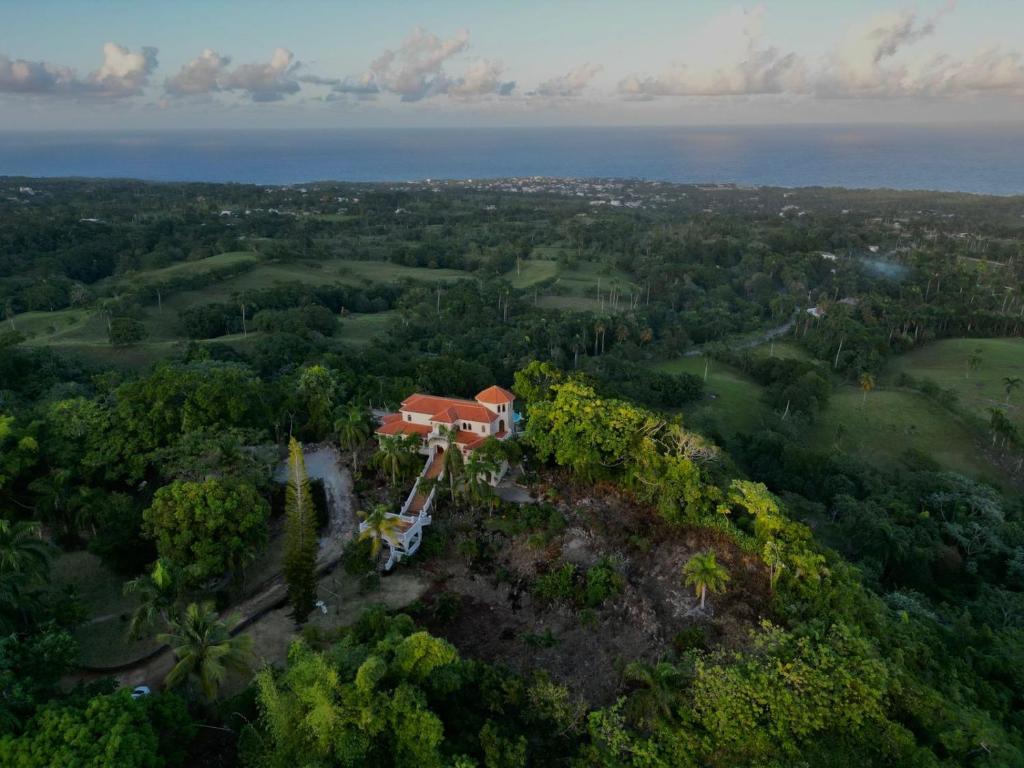 Letecký snímek ubytování El Castillo Tropical