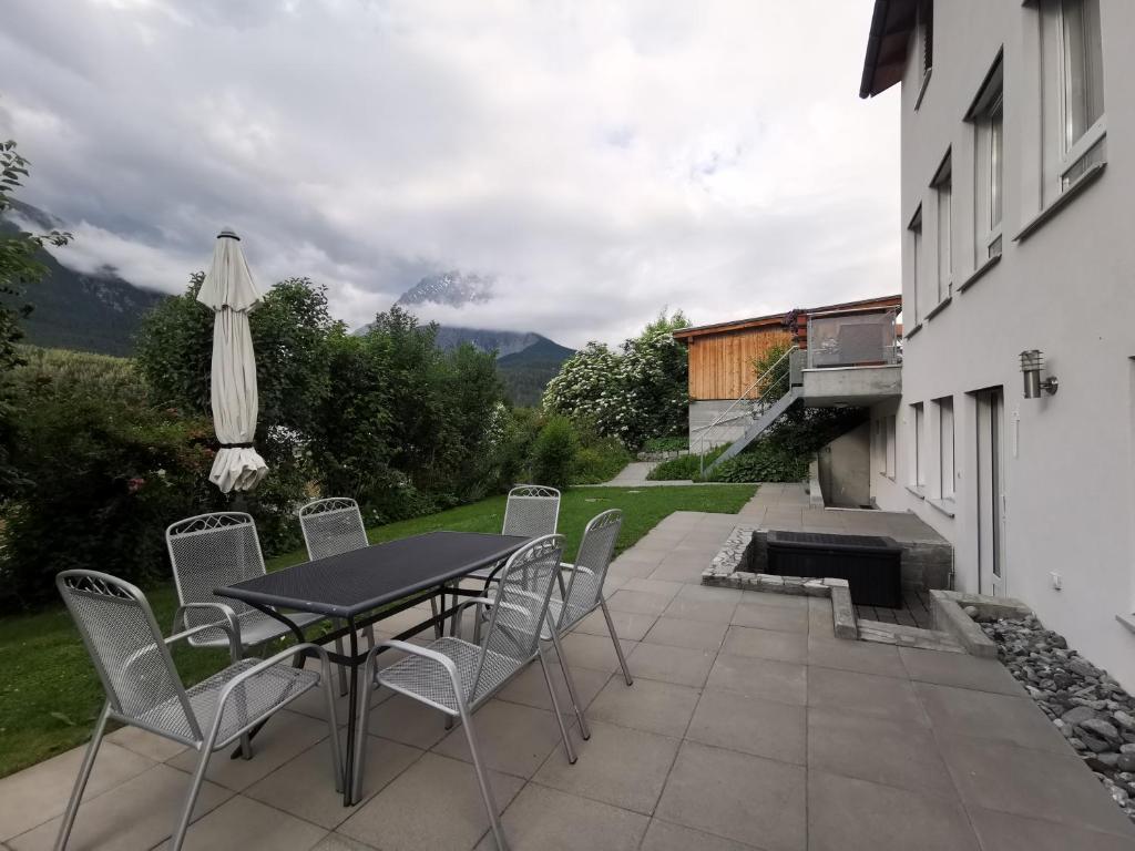 Nespecifikovaný výhled na hory nebo výhled na hory při pohledu z apartmánu