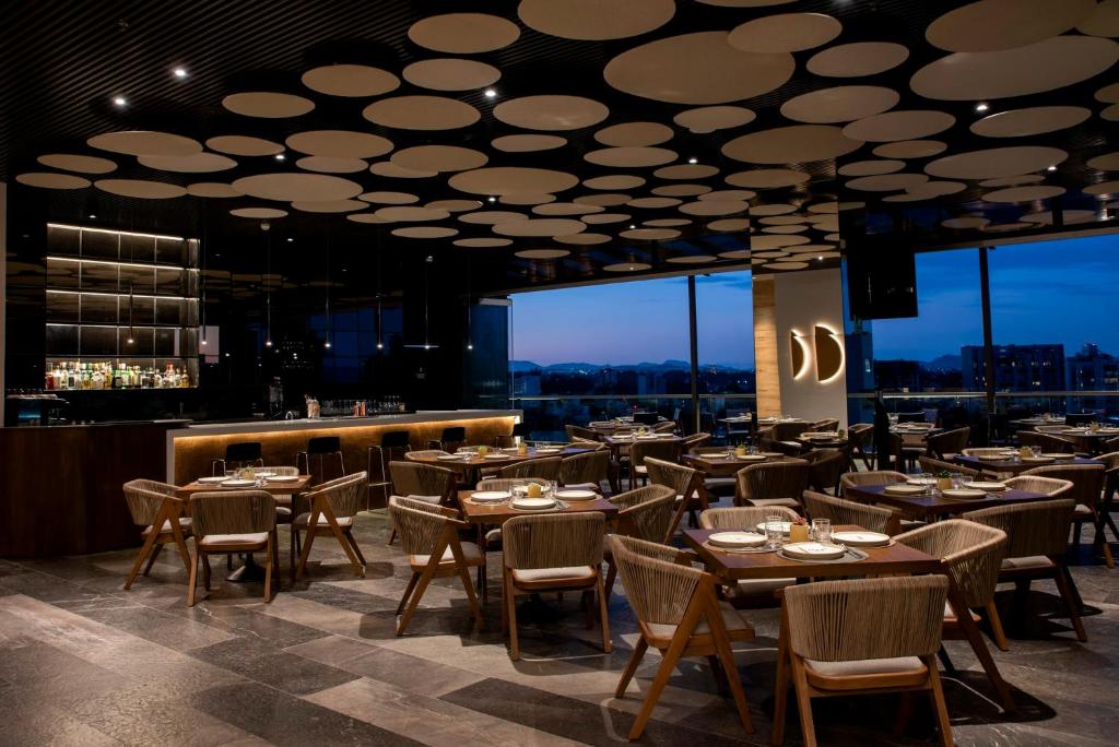Restaurace v ubytování voco Guadalajara Neruda by IHG