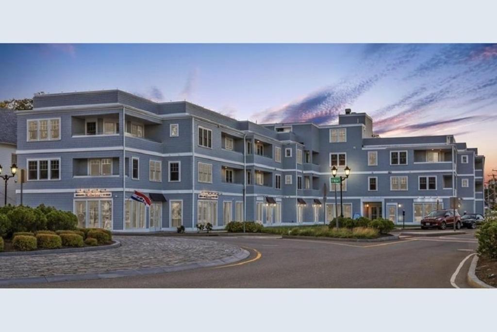 Seaside Luxury: Waterfront Condos Across the USA Seaside Luxury: Waterfront Condos Across the USA