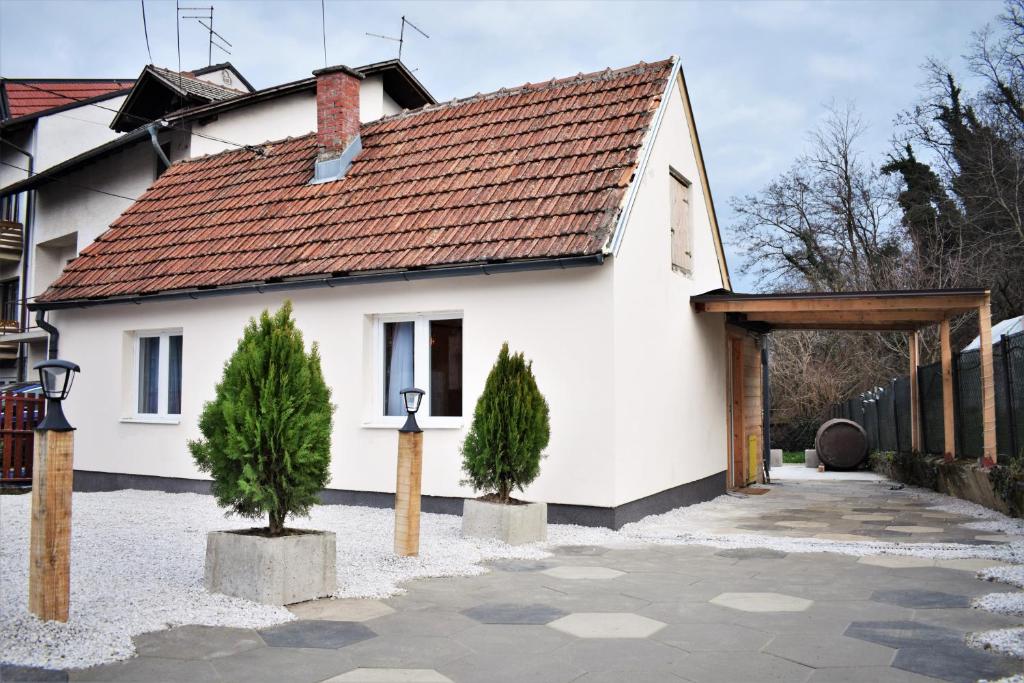 Budova, v ktorej sa dovolenkový dom nachádza