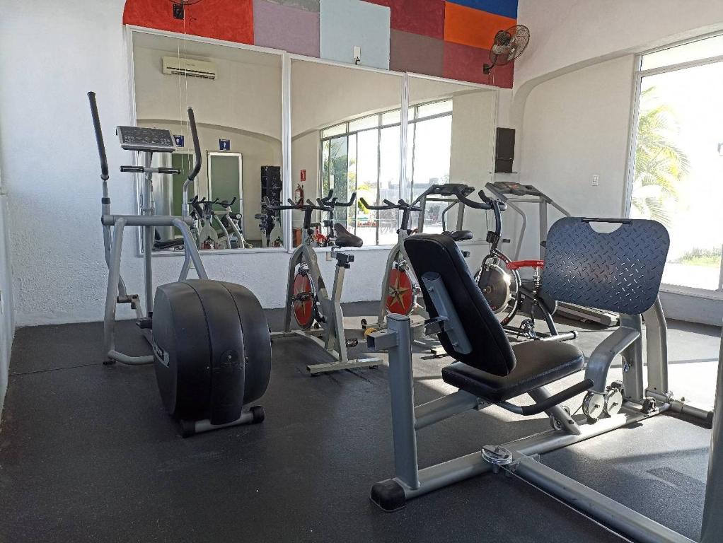 Fitness centrum a/nebo fitness zařízení v ubytování Roma Guadalajara in downtown