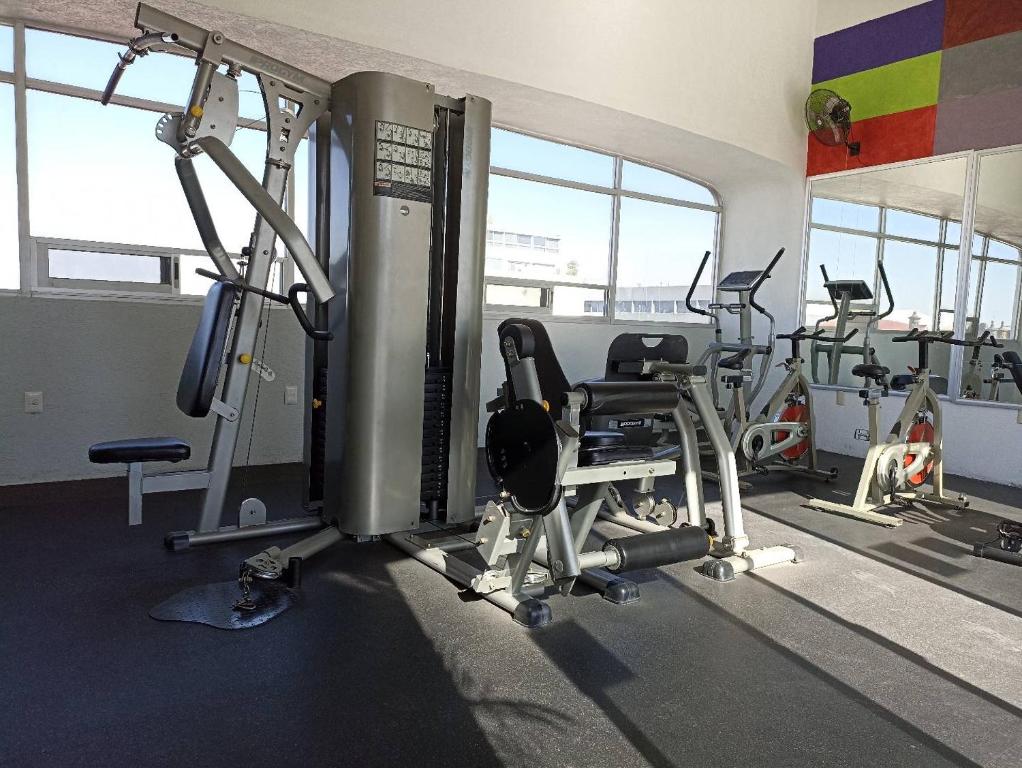 Fitness centrum a/nebo fitness zařízení v ubytování Roma Guadalajara in downtown