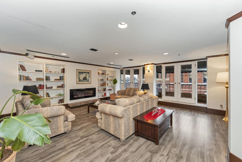 The Bedford Regency Hotel - Resim 3