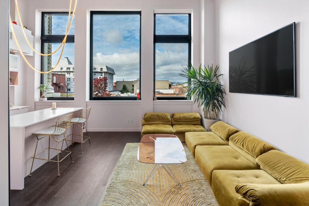 Hudson Pink Suite by IRIS PROPERTIES!