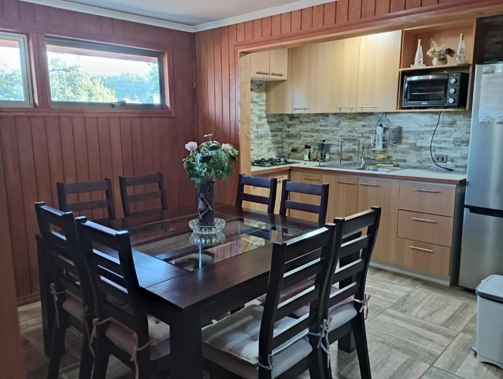 Kuchyň nebo kuchyňský kout v ubytování Hostal Mahuida