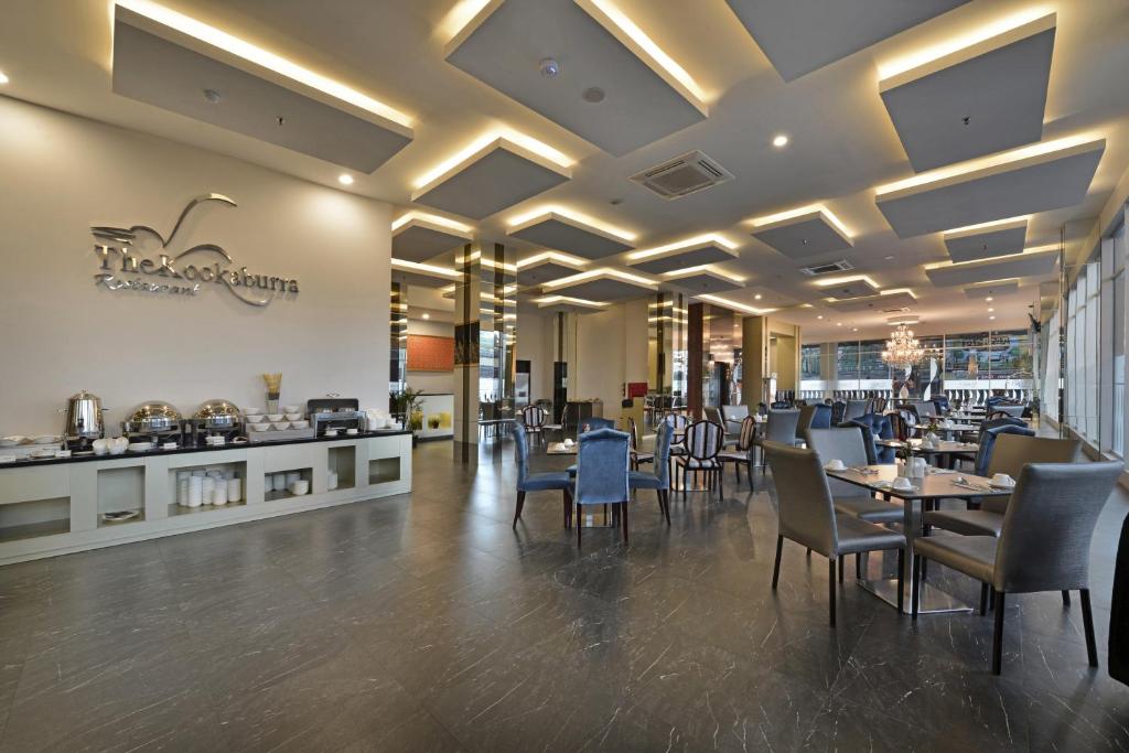 Restaurace v ubytování Serela Cihampelas by KAGUM Hotels