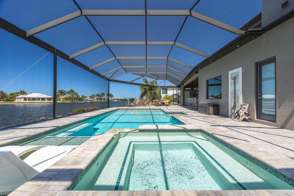 Gulf Access, Heated Salt Water Pool, Kayaks Villa Surfside Escape