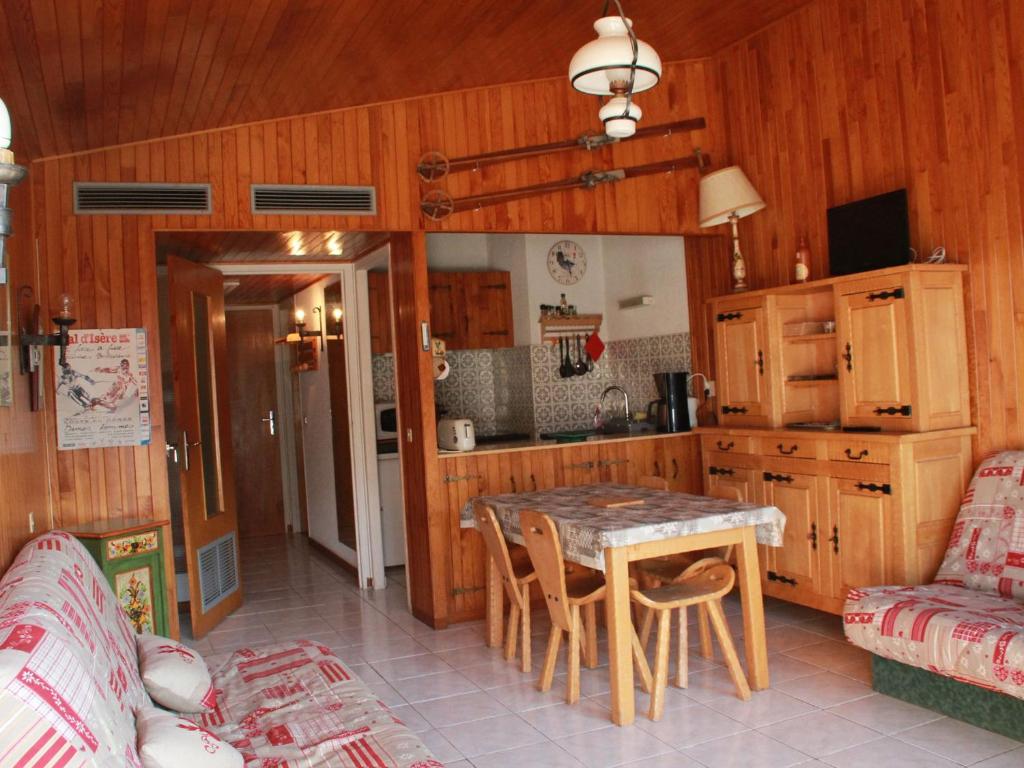 Dining area sa apartment