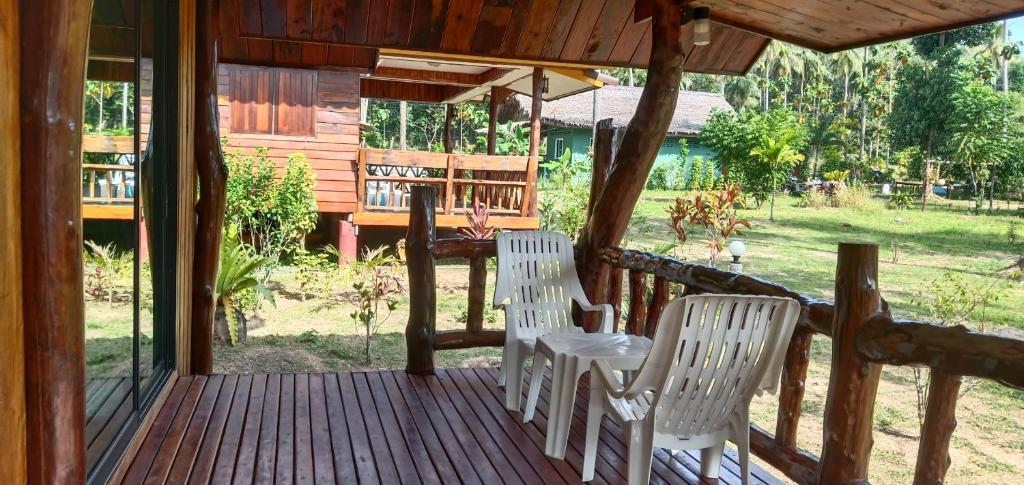 Kohjum Freedom Resort - 17