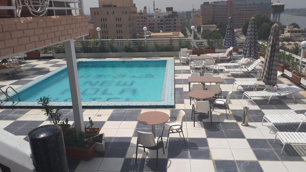 Bazén v ubytování New Pola Hotel nebo v jeho okolí
