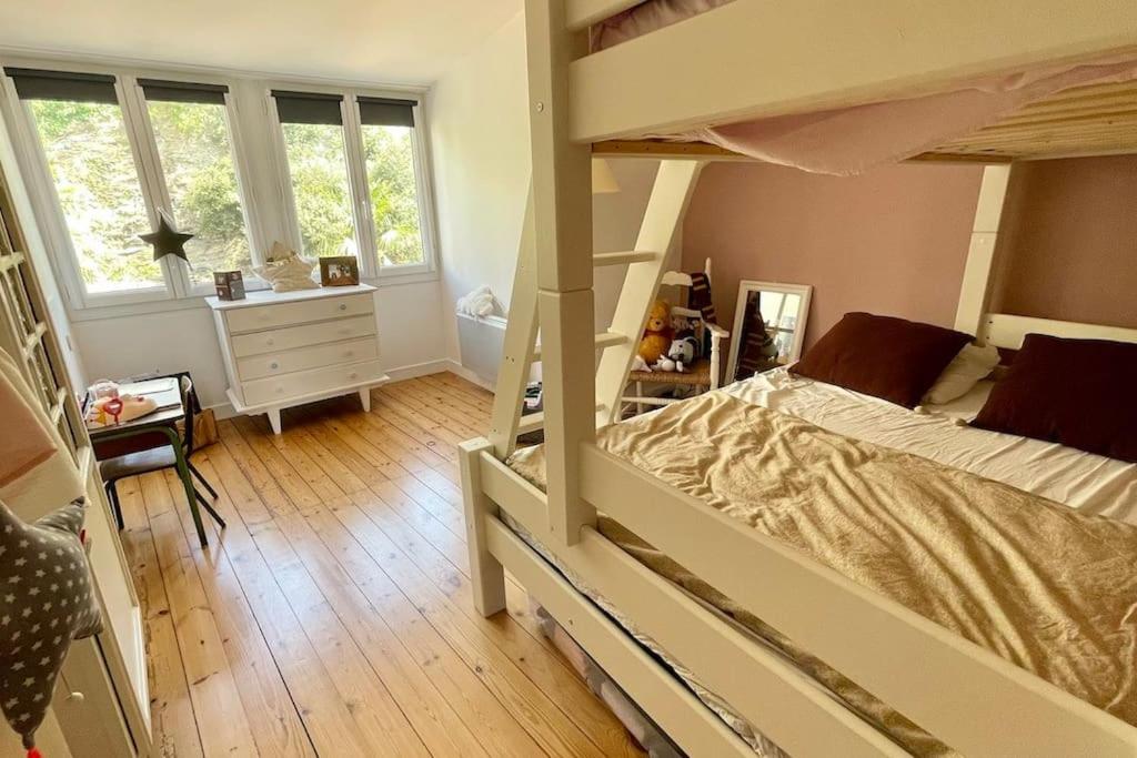 Postel nebo postele na pokoji v ubytování Port de Pornic. Vue mer. Sea view. 4 rooms.