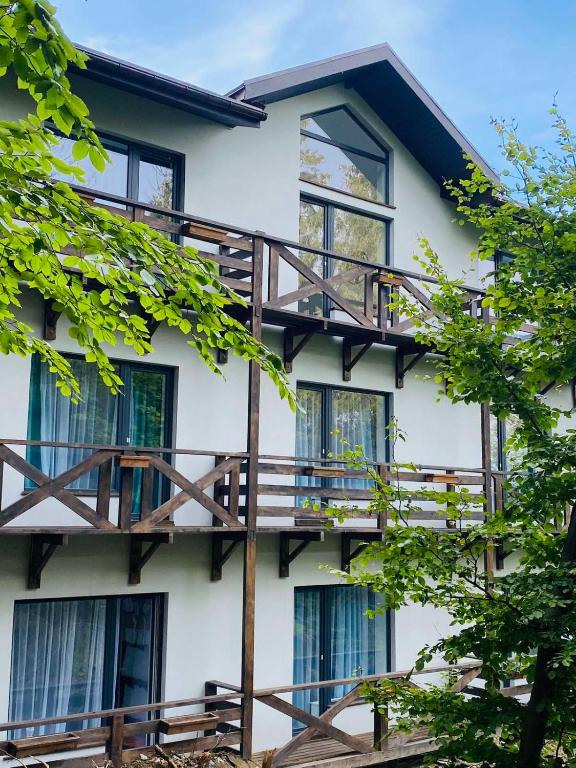 Balkón nebo terasa v ubytování DACHA на Магурі
