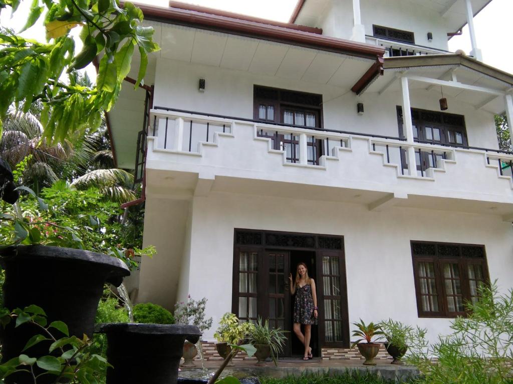 Entire villa with a private pool, Gintota, Sri Lanka - Booking.com