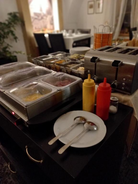Jídlo v hotelu nebo okolí
