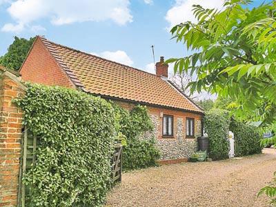 Puddleduck Cottage in Thorpe Market, Norfolk, England