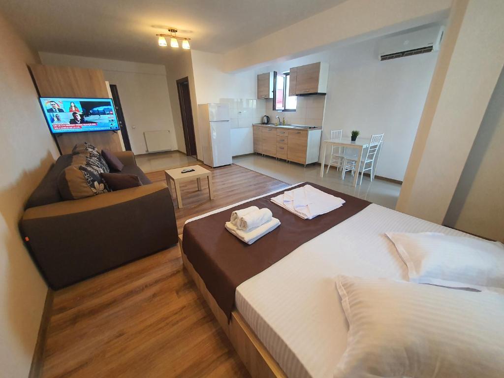 Villa Accommodation - Triple Room With Private Bathroom
