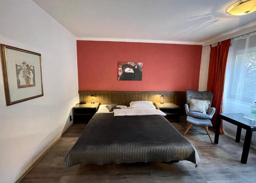 Postel nebo postele na pokoji v ubytování Hotel Brunnenhof