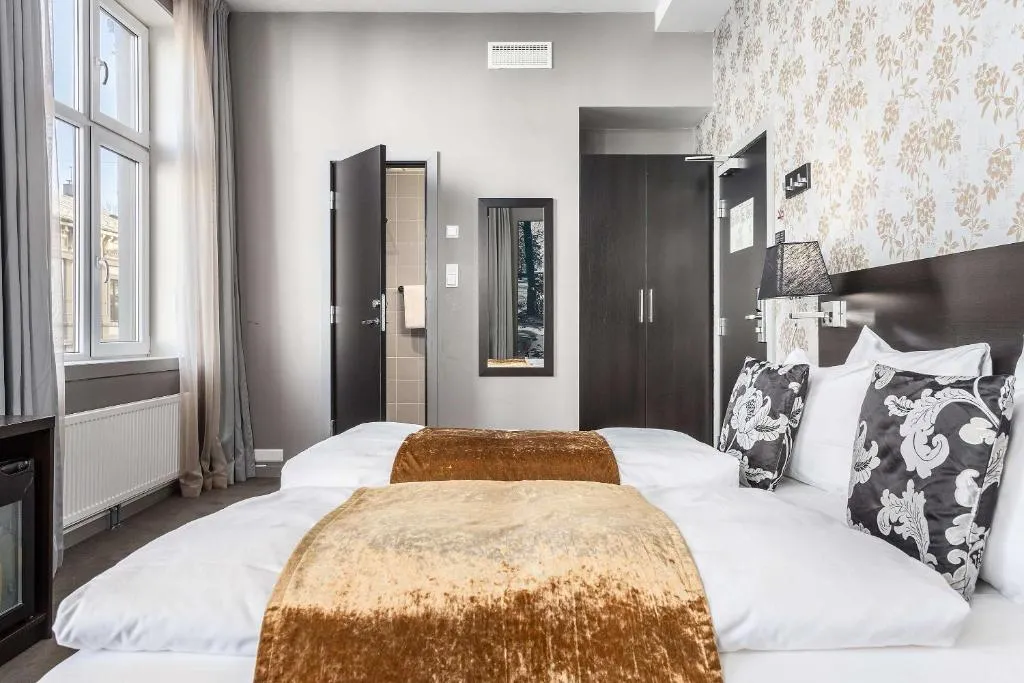 Standard King Room