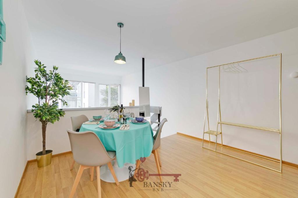 CENTRAL & BRIGHT Apartment on two floors 'TURQUOISE' -By EasyLife Swiss - Resim 15